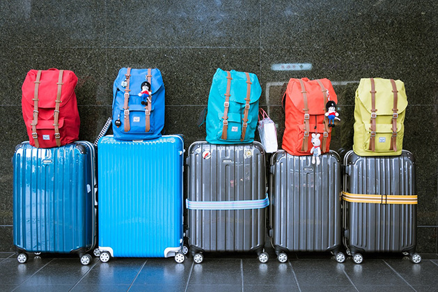 手荷物のスーツケース